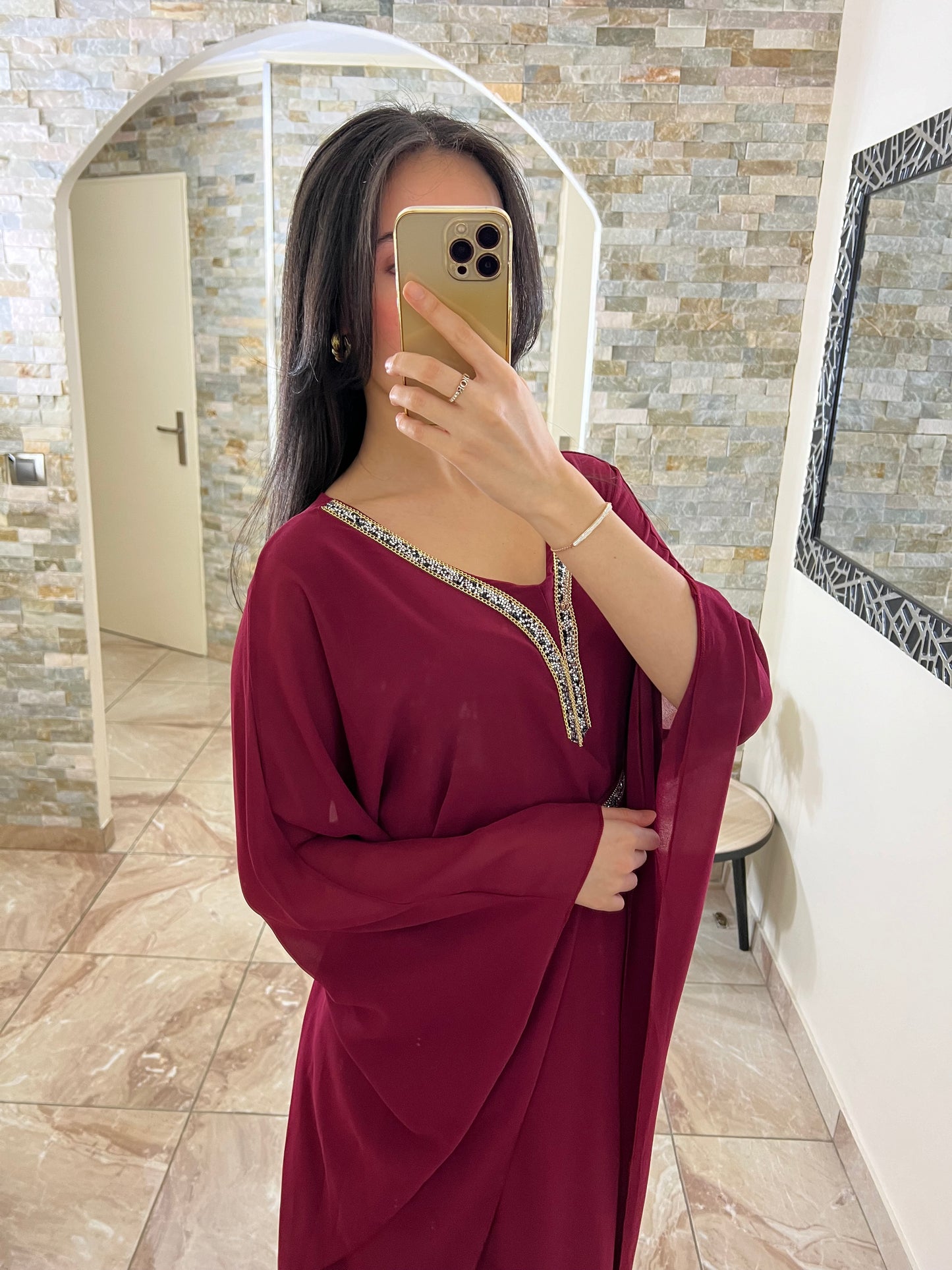 Abaya faracha perlée rouge bordeaux